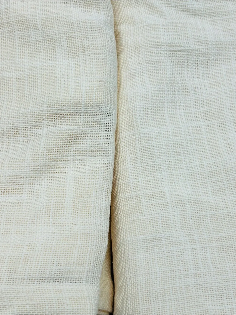 Quince wrinkled appears panels